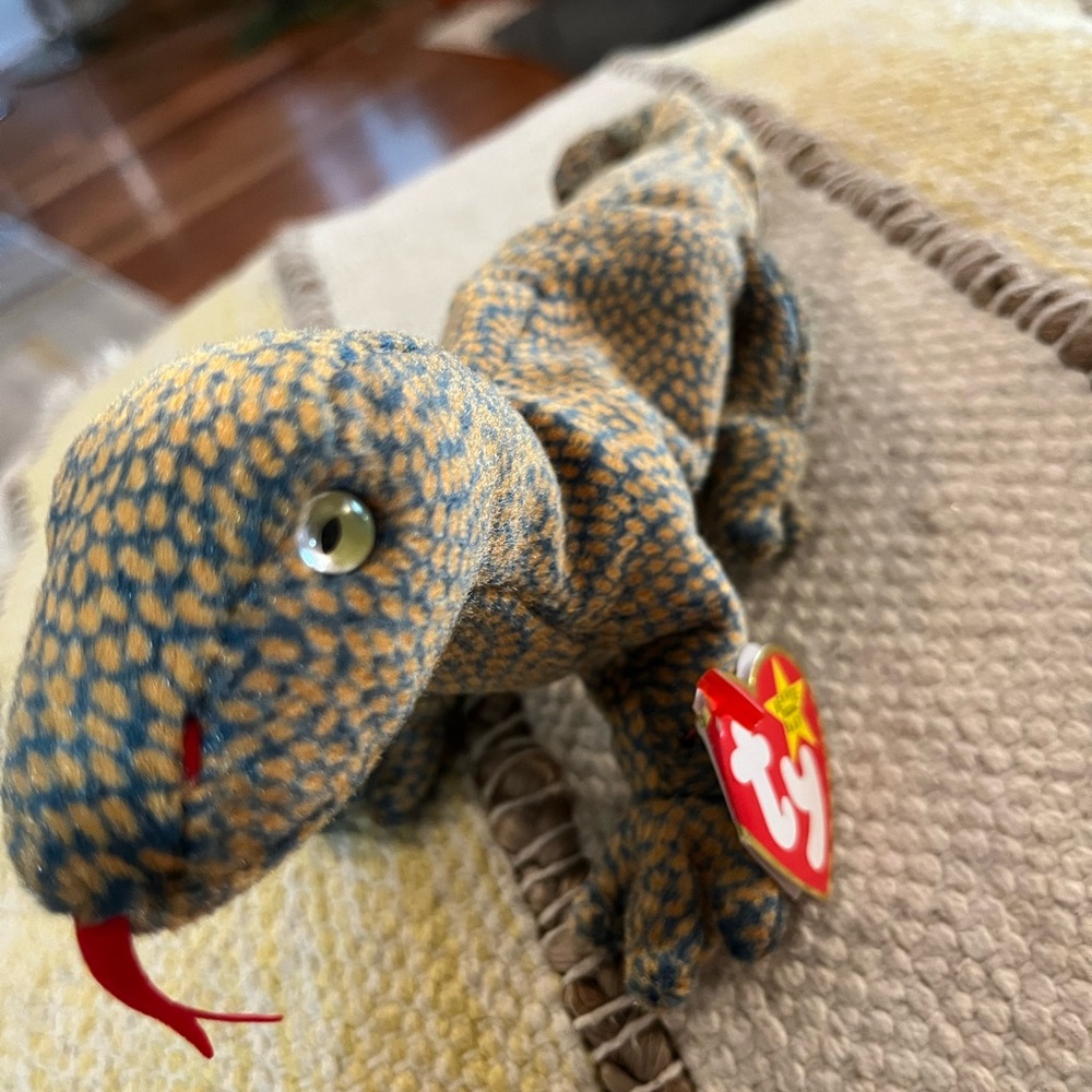 Ty Scaly lizard - Picture 1 of 2